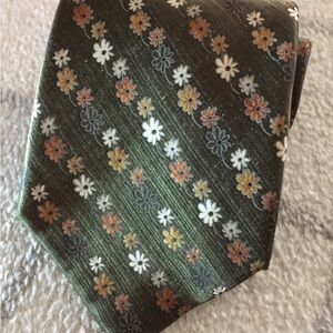 Umberto Olive Floral Tie